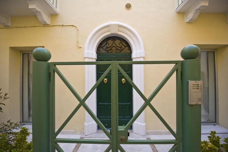 Vico Amato Residenza Apartment Сулмона Екстериор снимка